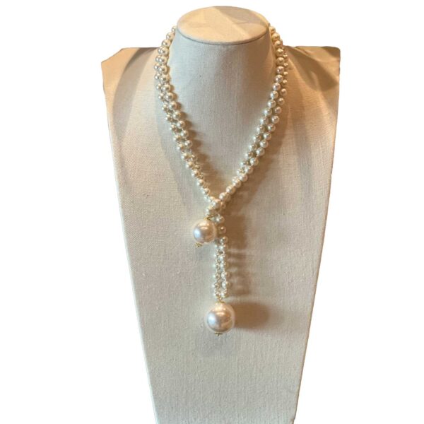 Double jumbo pearl necklace